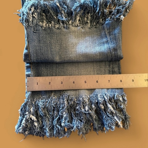 True Religion Women’s Joey Bermuda Cropped Shorts With Frayed Hem Tag Size 31 - Picture 7 of 15